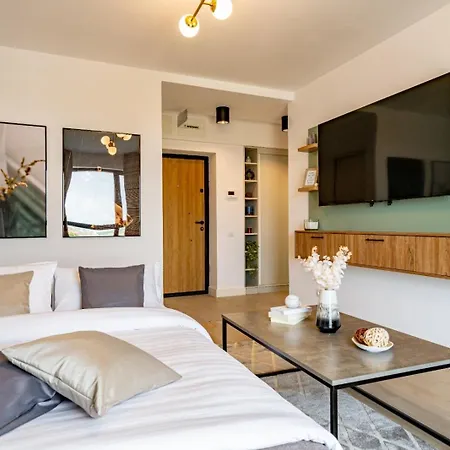 The Park - One-bedroom With A View * Bukarest